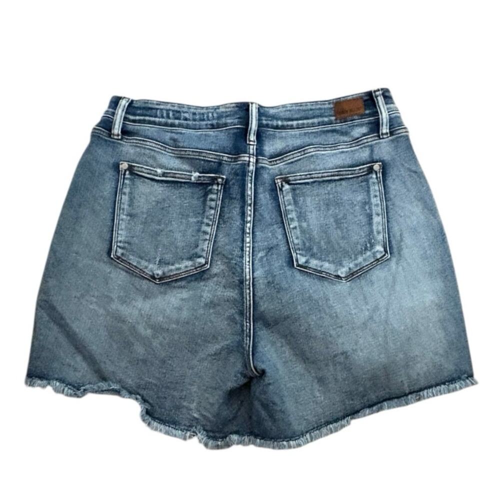 Judy Blue Distressed Denim Shorts 3X - Picture 2 of 4